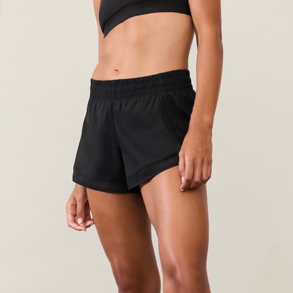 Athleta Mesh Racer Run Shorts 4”, Black, Size XS